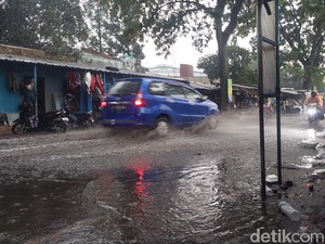 Prakiraan Cuaca Kota Bandung Minggu 27 September 2026, Hujan Ringan