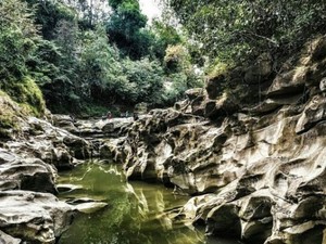 Terpesona Kedung Cinet, Grand Canyon Mini dari Jombang