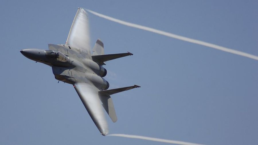 Pesawat tempur canggih F-15.  (AP Photo/Ariel Schalit)