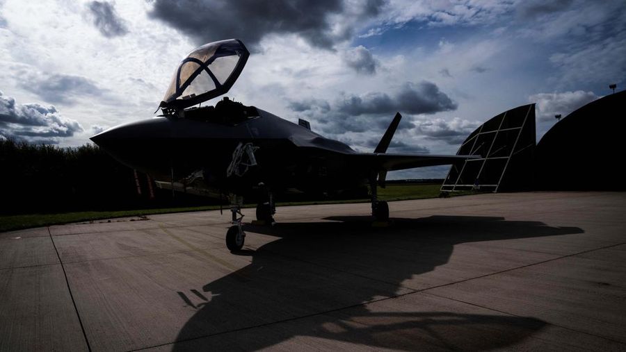 Pesawat tempur canggih generasi kelima, F-35. (via REUTERS/RITZAU SCANPIX)