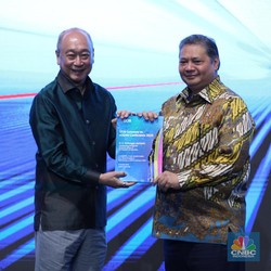 Rupiah Sentuh Rp 15.700/US$, Airlangga: Tenang Saja!
