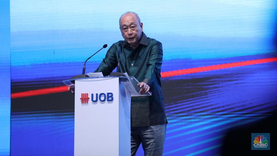 Deputy Chairman and CEO UOB, Wee Ee Cheong memberi sambutan di acara Konferensi UOB Gateway to ASEAN di Hotel Raffles, Jakarta, Rabu, 11/10. (CNBC Indonesia/Tri Susilo)