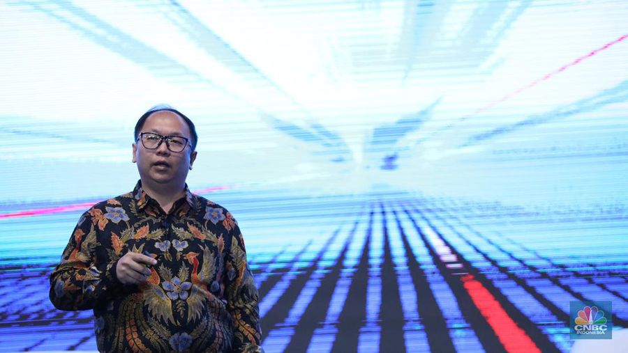 Enrico Tanuwidjaja Senior Ecomomic UOB dalam acara Gateway to ASEAN Confrence di Hotel Raffles Jakarta, Rabu (11/10/2023). (CNBC Indonesia/Tri Susilo)