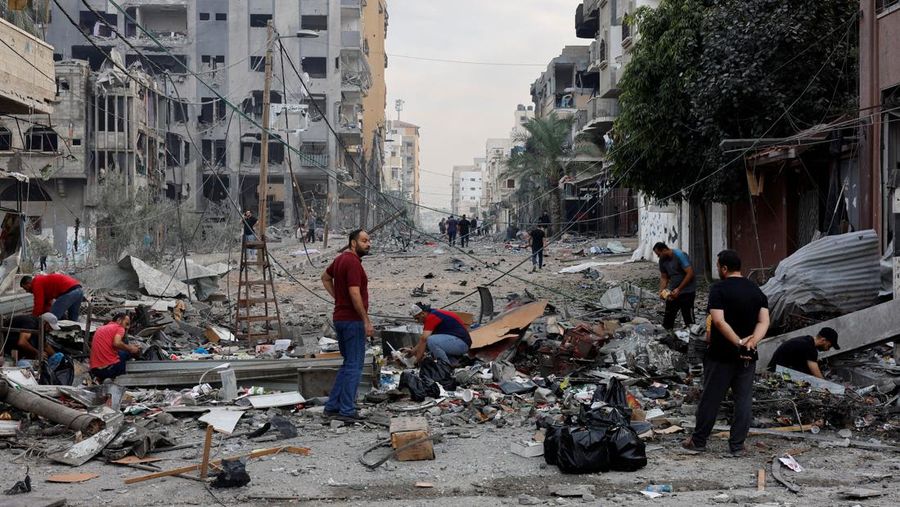Smoke billows following Israeli strikes in Gaza City, October 11, 2023. REUTERS/Saleh Salem