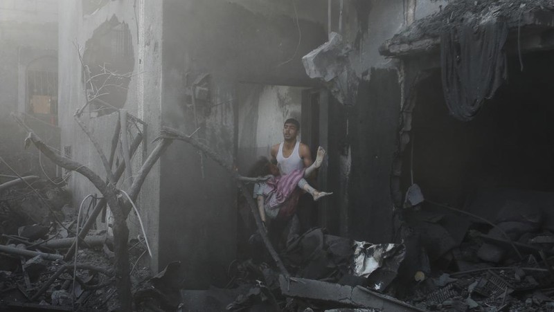Smoke billows following Israeli strikes in Gaza City, October 11, 2023. REUTERS/Saleh Salem