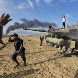 Hamas Menggila, Roket Bombardir Tel Aviv Israel