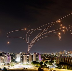 Tak Cuma Iron Dome, Ini 4 'Benteng' Canggih Milik Israel