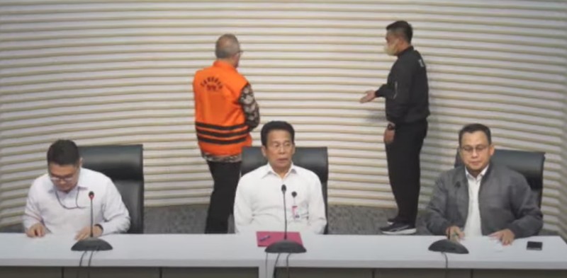 Konferensi pers penahanan tersangka terkait dugaan dan penerimaan gratifikasi di lingkungan Kementereian Pertanian di Gedung Merah Putih KPK, Rabu (11/10/2023). (YouTube/KPK RI)