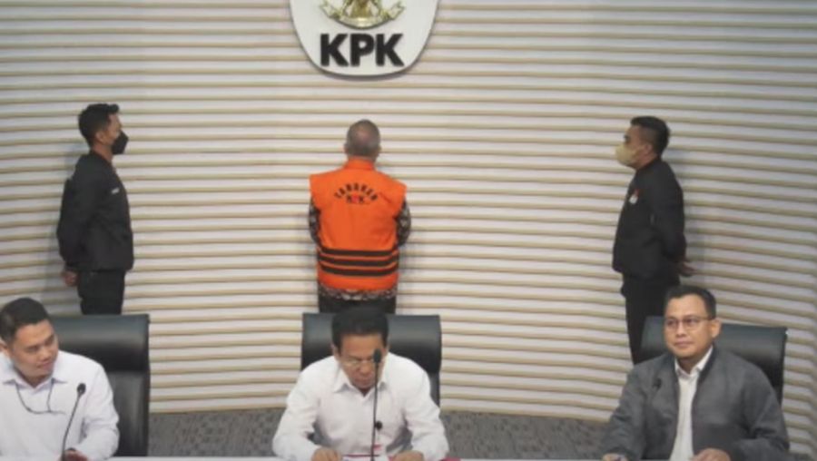Konferensi pers penahanan tersangka terkait dugaan dan penerimaan gratifikasi di lingkungan Kementereian Pertanian di Gedung Merah Putih KPK, Rabu (11/10/2023). (YouTube/KPK RI)