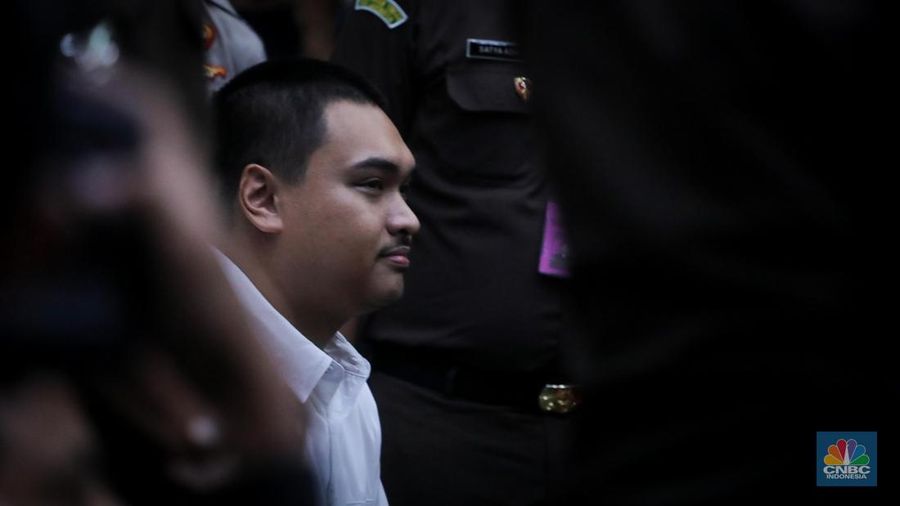 Menteri Pemuda dan Olahraga (Menpora), Dito Ariotedjo tiba di Pengadilan Negeri (PN) Jakarta Pusat, Rabu (11/10/2023). Menpora Dito Ariotedjo datang memenuhi panggilan sebagai saksi sidang perkara korupsi BTS Kominfo. (CNBC Indonesia/Faisal Rahman)