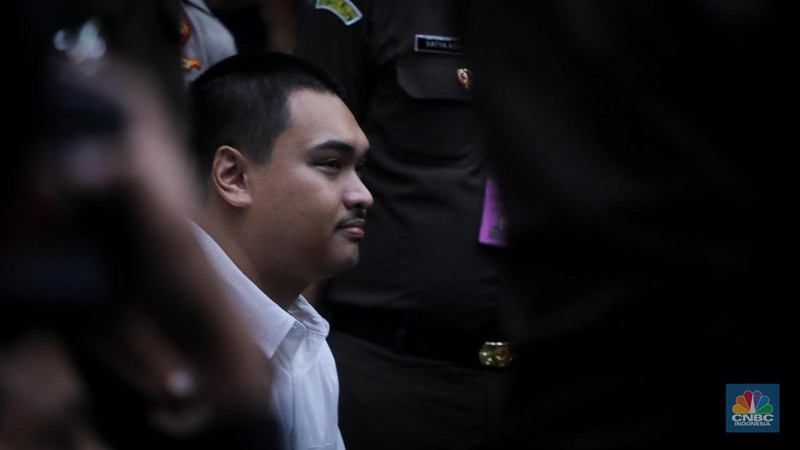 Menteri Pemuda dan Olahraga (Menpora), Dito Ariotedjo tiba di Pengadilan Negeri (PN) Jakarta Pusat, Rabu (11/10/2023). Menpora Dito Ariotedjo datang memenuhi panggilan sebagai saksi sidang perkara korupsi BTS Kominfo. (CNBC Indonesia/Faisal Rahman)