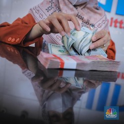 The Fed Makin Kendor? Rupiah Kian Jauh dari Rp16.000