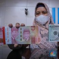 Prediksi Pasar Meleset, Rupiah Tersungkur ke Level Rp15.700/US$