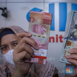 Pertumbuhan Ekonomi RI Melambat, Rupiah Melemah ke Rp15.700/US$