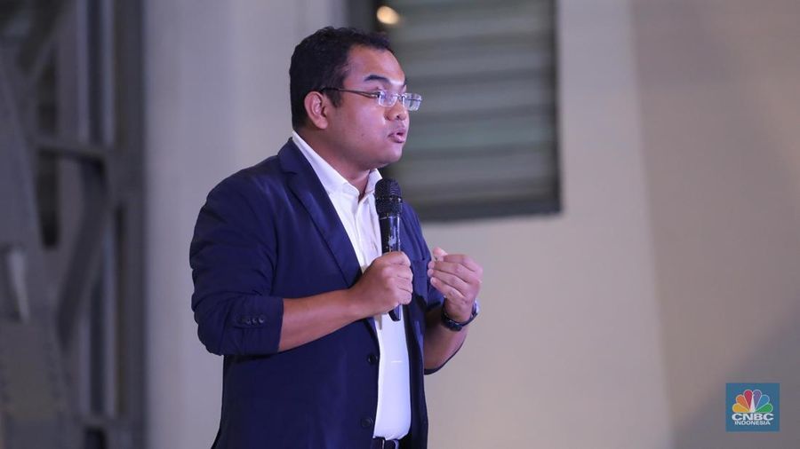 Deputi Bidang Manajemen Sumber Daya Manusia, Teknologi, dan Informasi Kementerian BUMN Tedi Bharata dalam acara Awarding Talenta Wirausaha BSI dan BSI Aceh Muslimpreneur di Pos Bloc, Pasar Baru, Jakarta, Kamis (12/10/2023). (CNBC Indonesia/Faisal Rahman)