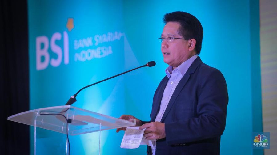 Direktur Utama Bank Syariah Indonesia (BSI), Hery Gunardi dalam acara Awarding Talenta Wirausaha BSI dan BSI Aceh Muslimpreneur di Pos Bloc, Pasar Baru, Jakarta, Kamis (12/10/2023). (վ/Faisal Rahman)