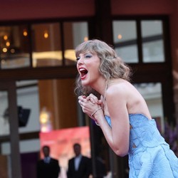 Hakim Takut Pengganti Taylor Swift Dibunuh WhatsApp-Instagram