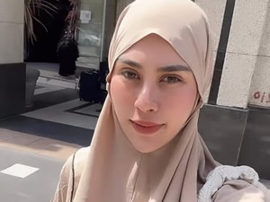 Jelang Pergi Haji, Syahnaz Dapat Pesan Menyentuh dari Jeje