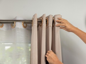 Nggak Cuma untuk Tutup Jendela, Ini 4 Ide Fungsi Lain Gorden yang Bisa Kamu Coba