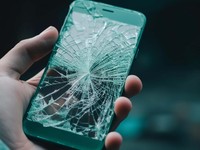 5 Kebiasaan yang Membuat HP Cepat Rusak, Jarang Disadari