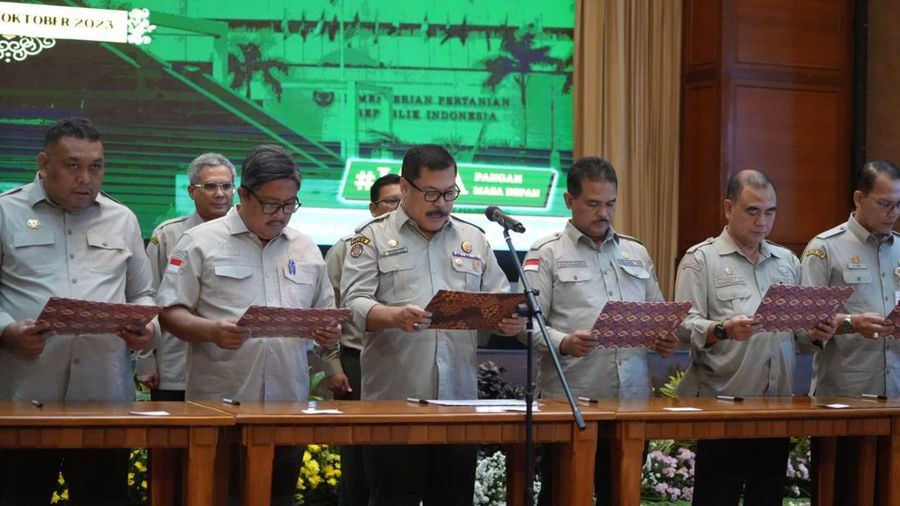 Pejabat Kementerian Pertanian disumpah ulang agar tak melakukan KKN. (Dok: Kementan)