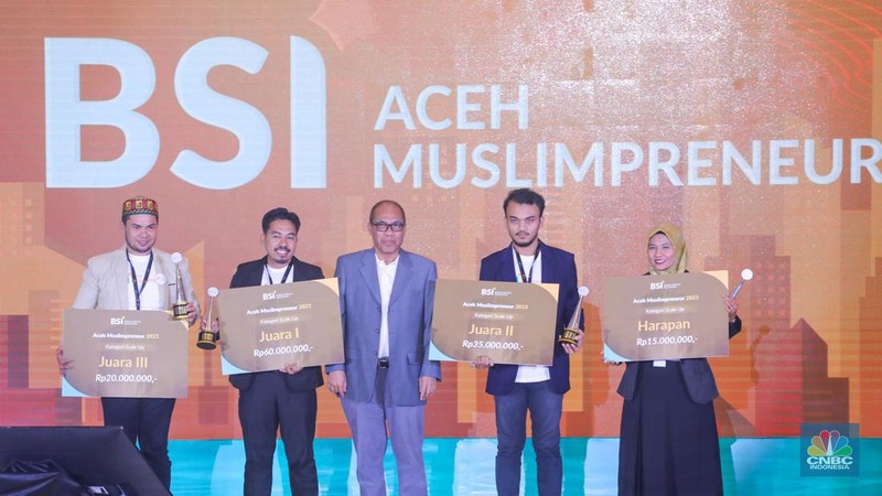 Direktur Utama Bank Syariah Indonesia (BSI), Hery Gunardi dalam acara Awarding Talenta Wirausaha BSI dan BSI Aceh Muslimpreneur di Pos Bloc, Pasar Baru, Jakarta, Kamis (12/10/2023). (CNBC Indonesia/Faisal Rahman)