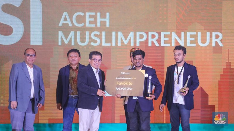 Direktur Utama Bank Syariah Indonesia (BSI), Hery Gunardi dalam acara Awarding Talenta Wirausaha BSI dan BSI Aceh Muslimpreneur di Pos Bloc, Pasar Baru, Jakarta, Kamis (12/10/2023). (CNBC Indonesia/Faisal Rahman)