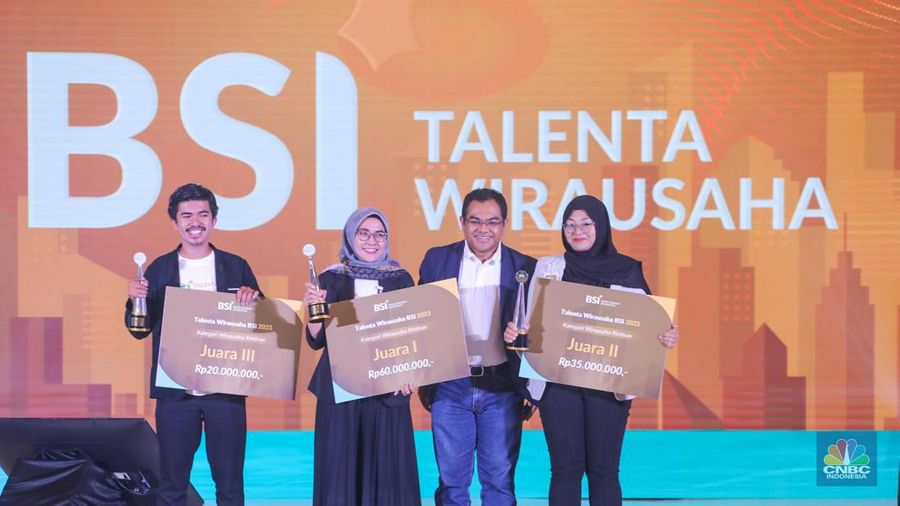 Direktur Utama Bank Syariah Indonesia (BSI), Hery Gunardi dalam acara Awarding Talenta Wirausaha BSI dan BSI Aceh Muslimpreneur di Pos Bloc, Pasar Baru, Jakarta, Kamis (12/10/2023). (CNBC Indonesia/Faisal Rahman)