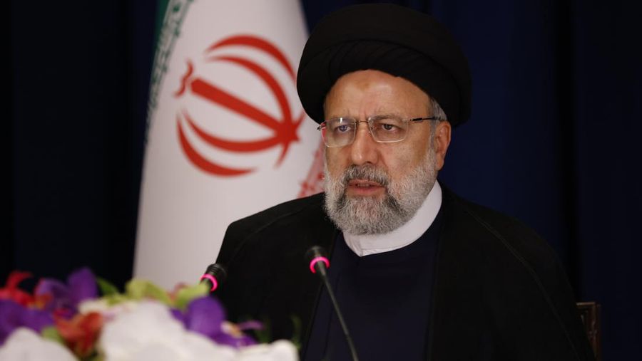 Presiden Iran Ebrahim Raisi usai menggelar konferensi pers. (AP Photo/Jason DeCrow)