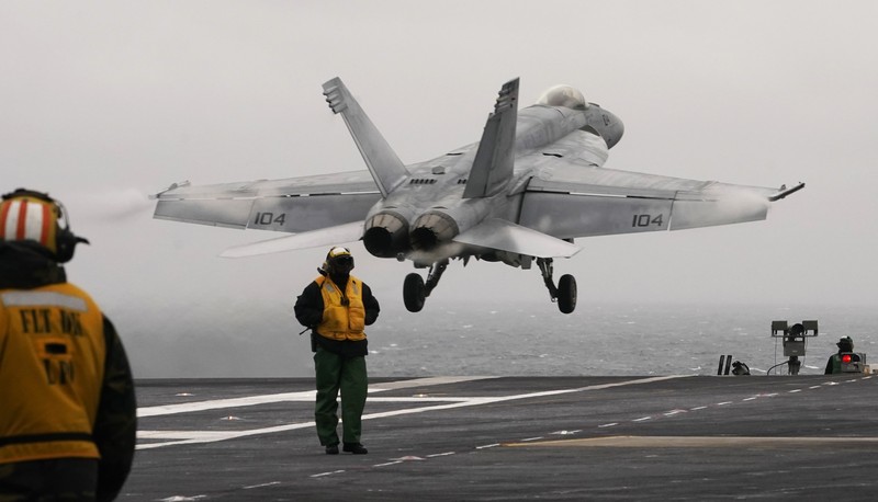 Foto udara menunjukkan kapal induk USS Gerald R Ford telah tiba di Mediterania timur. (VIA REUTERS/U.S. NAVAL FORCES CENTRAL COMMAN) Foto udara menunjukkan kapal induk USS Gerald R Ford telah tiba di Mediterania timur. (VIA REUTERS/U.S. NAVAL FORCES CENTRAL COMMAN)