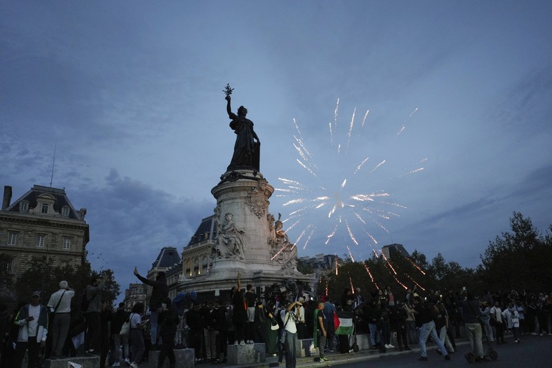 Demonstrasi warga Prancis pro Palestina bentrok dengan kepolisian di Paris. (REUTERS/Sarah Meyssonnier)
