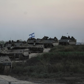 Serang Jalur Darat, Tank-Tank Israel Dekati Perbatasan Gaza