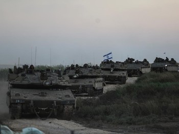 Serang Jalur Darat, Tank-Tank Israel Dekati Perbatasan Gaza