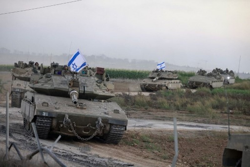 Asap mengepul menyusul serangan udara Israel di Kota Gaza, Kamis, 12 Oktober 2023. (AP Photo/Hatem Moussa) Asap mengepul menyusul serangan udara Israel di Kota Gaza, Kamis, 12 Oktober 2023. (AP Photo/Hatem Moussa)
