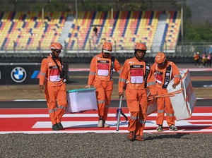 Marshal Mandalika Pemanasan di Sepang Sebelum MotoGP Indonesia