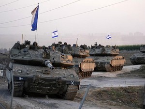 Persiapan Invasi, Pasukan Darat Israel Lakukan Serangan di Gaza