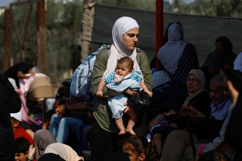 Gerbang perlintasan perbatasan Rafah dengan Gaza ditutup oleh pemerintah Mesir. (REUTERS/Ibraheem Abu Mustafa) Gerbang perlintasan perbatasan Rafah dengan Gaza ditutup oleh pemerintah Mesir. (REUTERS/Ibraheem Abu Mustafa)