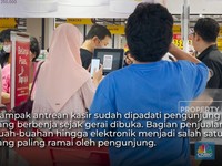 Diskon Gede! Transmart Kokas Dipadati Pengunjung