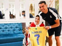 Peluk Artis Iran, Ronaldo Terancam Hukum Cambuk