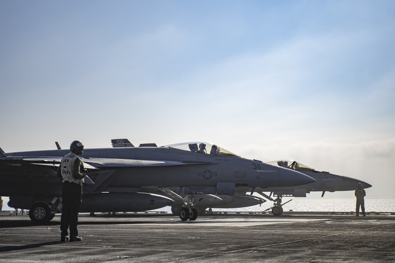 Foto udara menunjukkan kapal induk USS Gerald R Ford telah tiba di Mediterania timur. (VIA REUTERS/U.S. NAVAL FORCES CENTRAL COMMAN) Foto udara menunjukkan kapal induk USS Gerald R Ford telah tiba di Mediterania timur. (VIA REUTERS/U.S. NAVAL FORCES CENTRAL COMMAN)