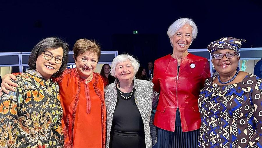 Menteri Keuangan, Sri Mulyani saat meeting IMF Committee (IMFC) dimana para Menteri Keuangan dan Gubernur Bank Sentral berkumpul. (Tangkapa layar Instagram @smindrawati)