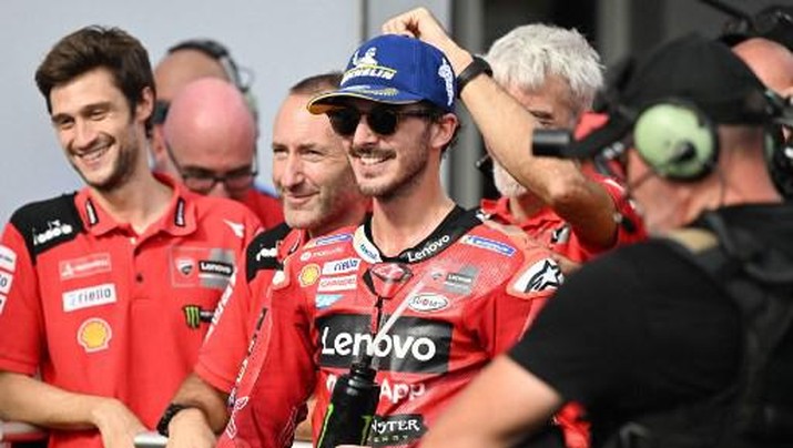 Rider Ducati Francesco Bagnaia akhirnya menjadi pemenang Pertamina Grand Prix of Indonesia 2023 di Sirkuit Internasional Pertamina Mandalika. Lombok Tengah pada 15 Oktober 2023. (Photo by SONNY TUMBELAKA / AFP)