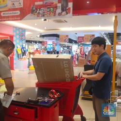 Besok Transmart Full Day Sale, Meja Makan Jadi Rp1,5 Juta/Set