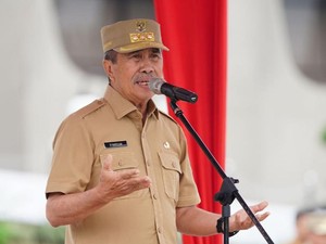 Maju Nyaleg, Syamsuar Mengundurkan Diri Sebagai Gubernur Riau