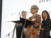 Perjuangan Pemimpin Pertama Telkomsel Turunkan Harga HP di RI