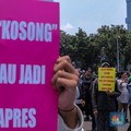 Massa Tumpah, Demo Usai MK Tolak Gugatan Usia Capres-Cawapres
