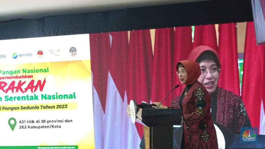 Plt Kepala BPS Amalia Adininggar Widyasanti membuka giat GPM serentak seluruh Indonesia di Kantor Bapanas, Gedung E Departemen Pertanian Jakarta, Senin (16/10/2023). (CNBC Indonesia/Martyasari Rizky)