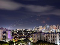Penampakan Roket Al-Qassam Bombardir Israel, Tembus Tel Aviv