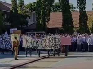 Kepsek SMAN 17 Makassar Dicopot Imbas Siswa Demo-Konflik dengan Guru
