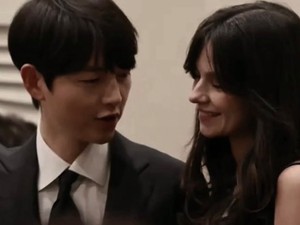 Istri Datang dari Keluarga Kaya, Song Joong Ki Disebut Bakal Pindah ke Italia